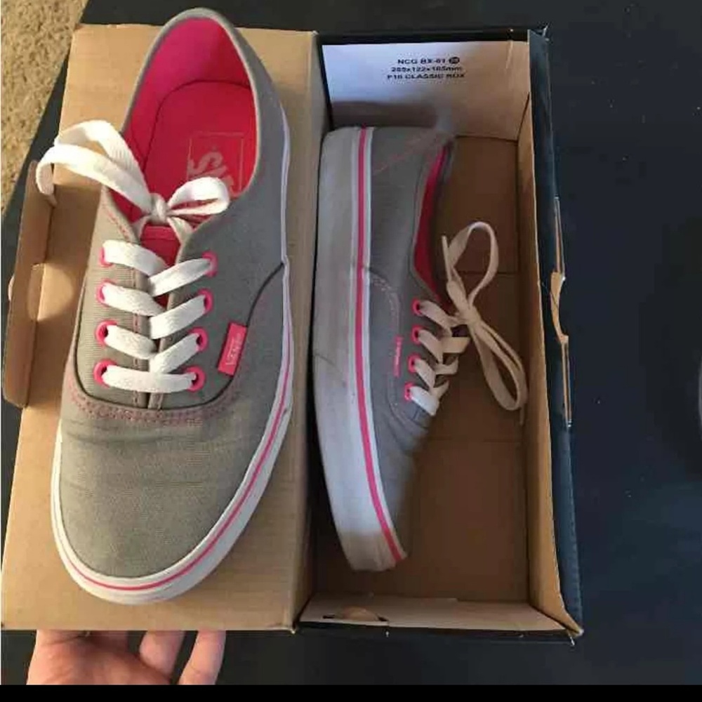 Vans - Picture 2 of 3